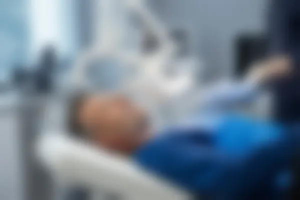 东莞牙优等生口腔门诊部活动义齿现价仅需2500元起，原价3000元起，助您轻松拥有健康美丽的牙齿，价格实惠！