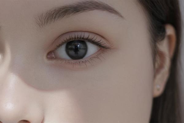 哪些人适合做眼综合？